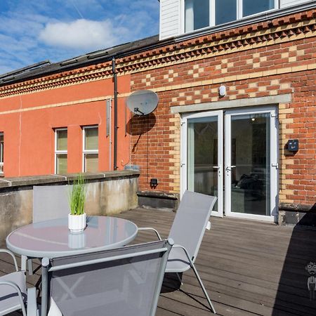 Attic Style 2 Bed Duplex Apartment With Rooftop Patio Μπέλφαστ Εξωτερικό φωτογραφία