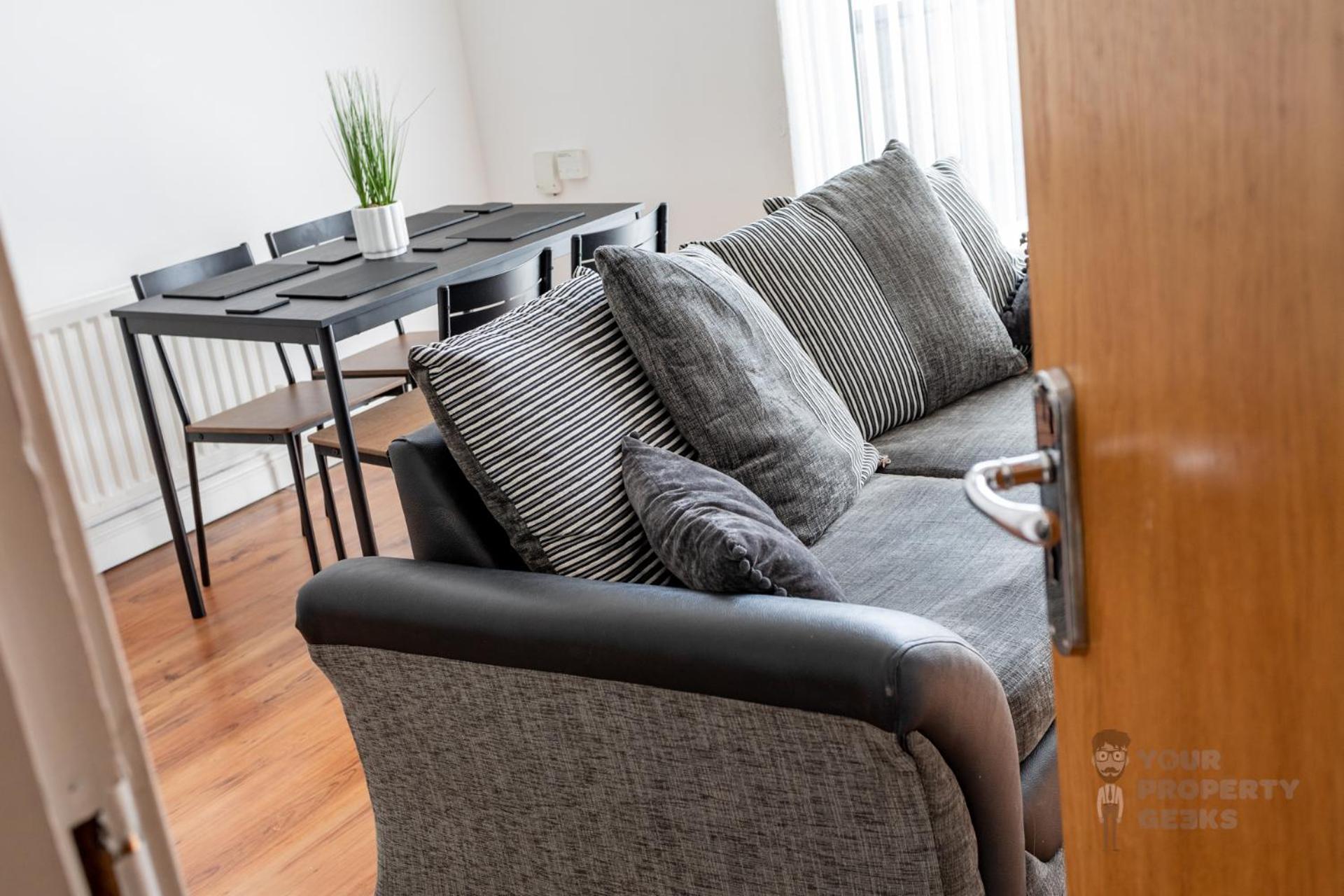 Attic Style 2 Bed Duplex Apartment With Rooftop Patio Μπέλφαστ Εξωτερικό φωτογραφία